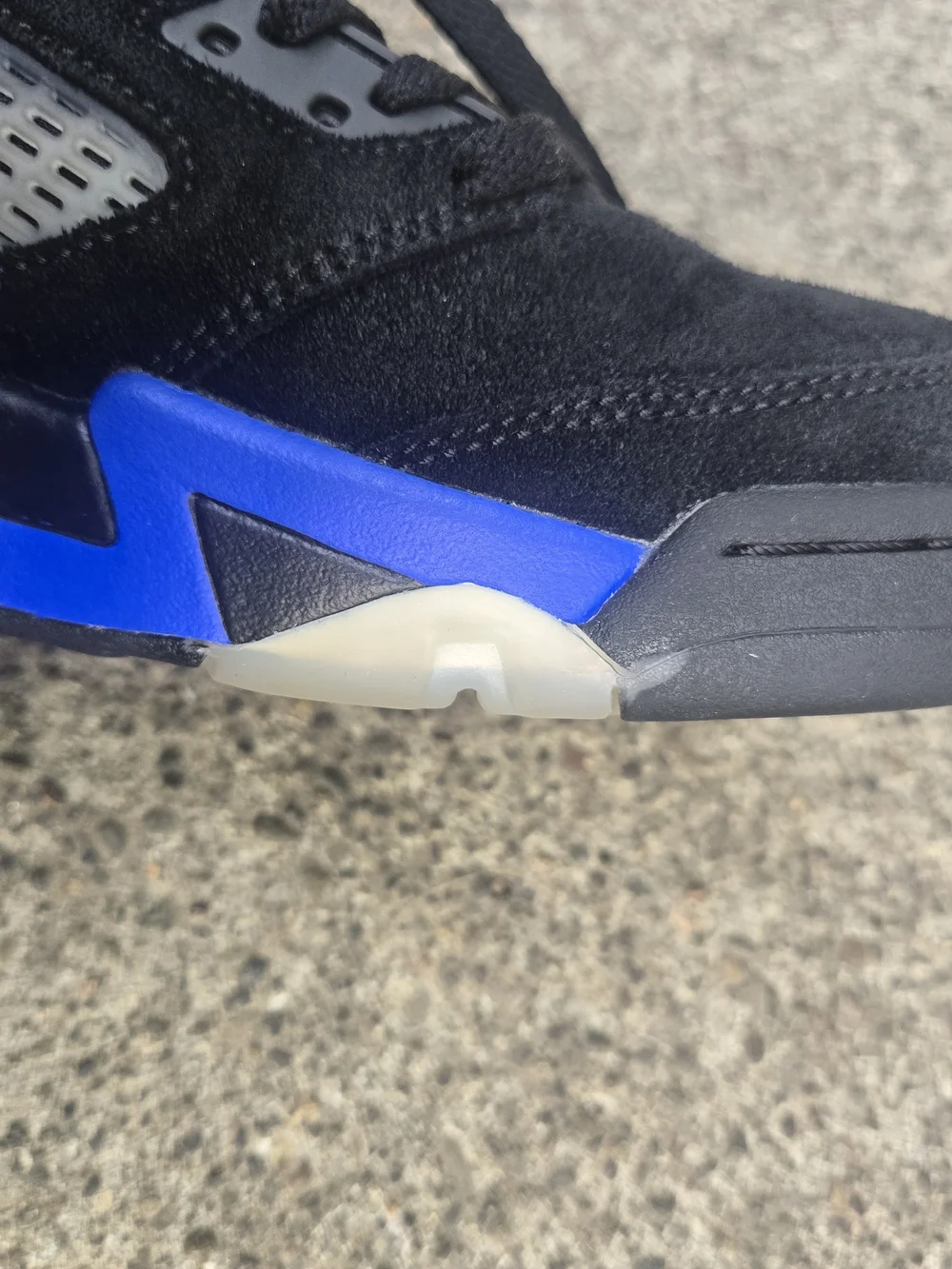 Jordan Air Retro 5 Black and Blue Athletic Shoes - Men's 7.5 / Women's 9